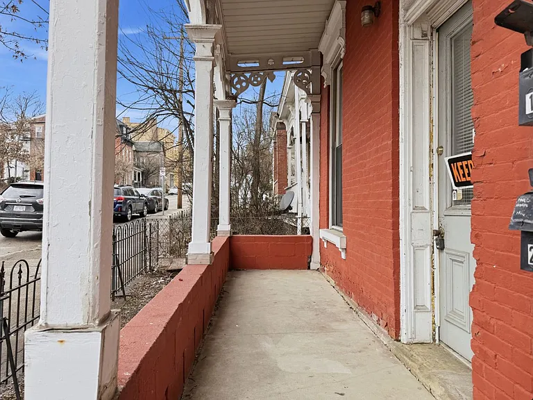 122 E University Ave — Photo 17