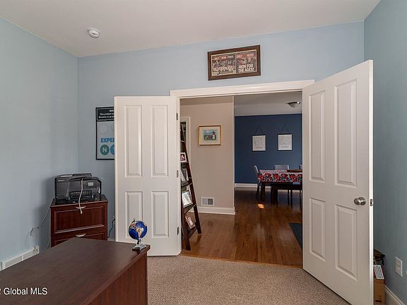 4th image of 5 Amanda Ln