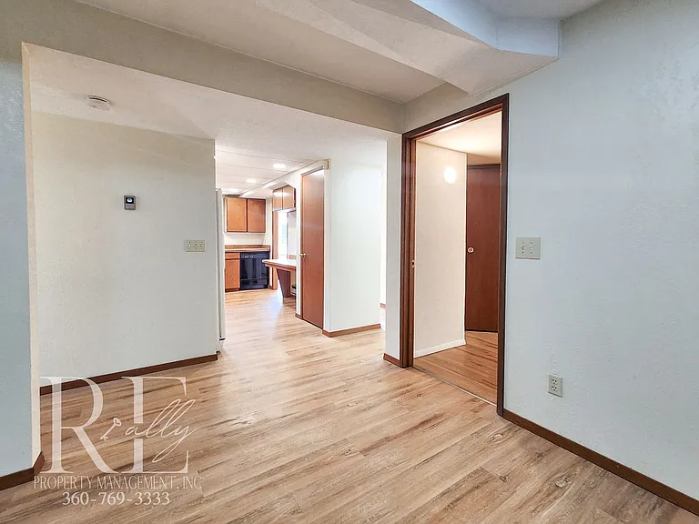 515 NW Heritage Ln — Photo 14
