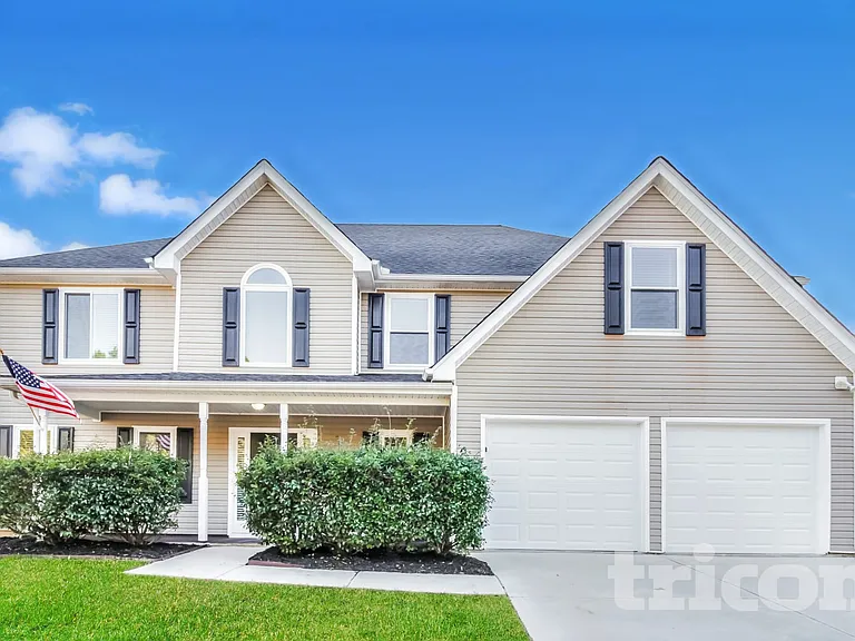 1916 Hillspring Ln — Photo 1