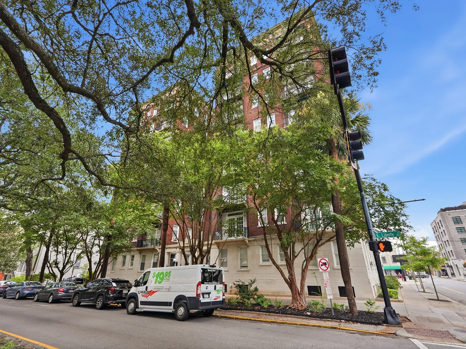 2 bed, 1135 sqft, $2,600 — Photo 3