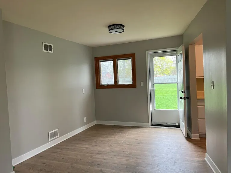 5454 Maybee Rd — Photo 20