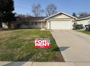 905 S Laguna St, Visalia, CA 93292