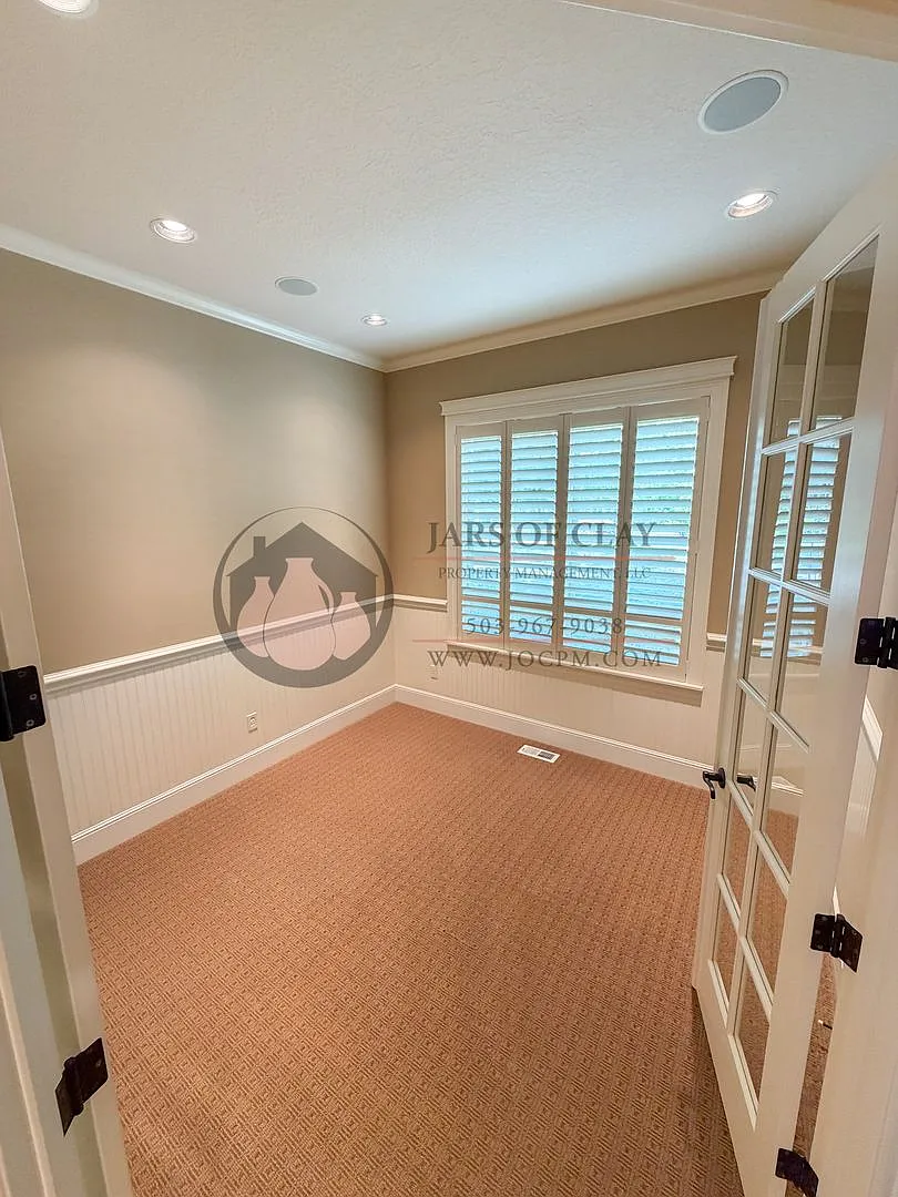 Luxurious Woodburn Residence | Main-Floor Primary Suite & Butler's Pantry — Photo 2