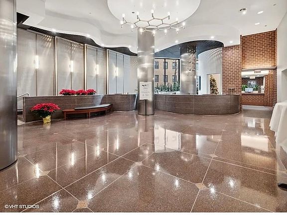 3rd image of 3660 N Lakeshore Dr #913