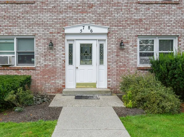 4 Onota Ln APT 7, Pittsfield, MA 01201