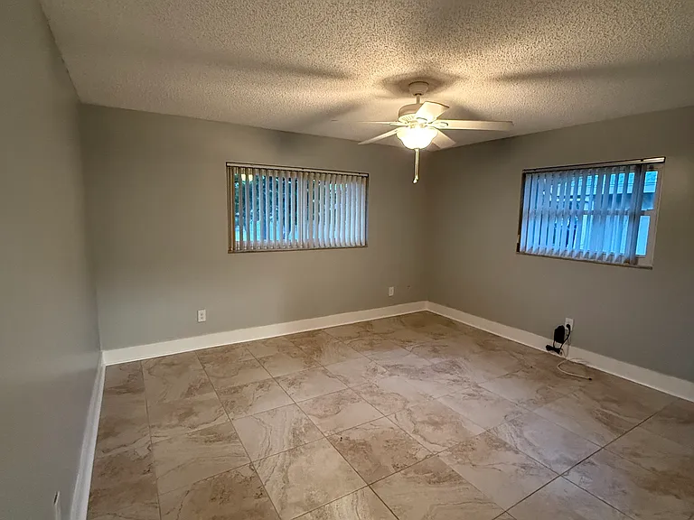 1707 Hibiscus Cir S — Photo 4