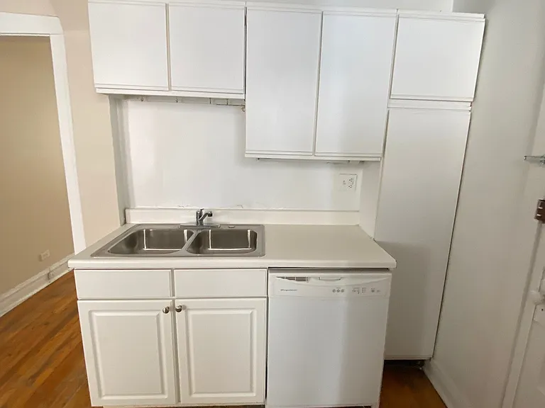 1961 W Foster Ave #3 — Photo 6