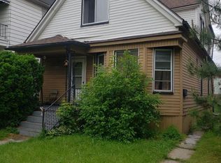 2689 Edwin St, Hamtramck, MI 48212