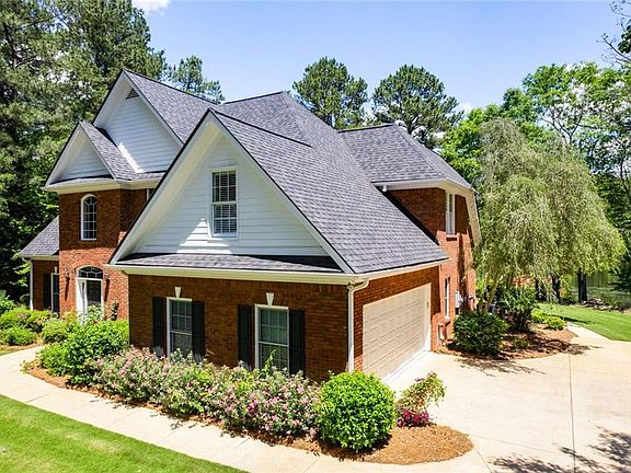 3rd image of 110 Pond View Point