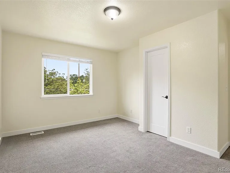 3501 S Ivanhoe St — Photo 27