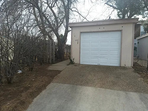 1476 Edgewood Ct Photo 1