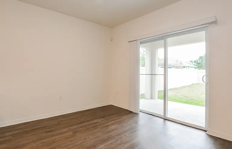 Kinsman Pointe — Photo 18