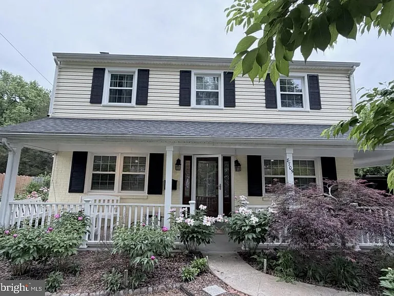 8705 Bluedale St — Photo 1