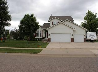 12210 Walnut Dr, Rogers, MN 55374