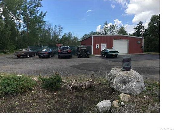 3rd image of 2057 Electric Ave