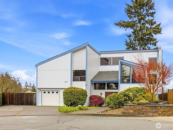 2nd image of 1339 Coral Drive
