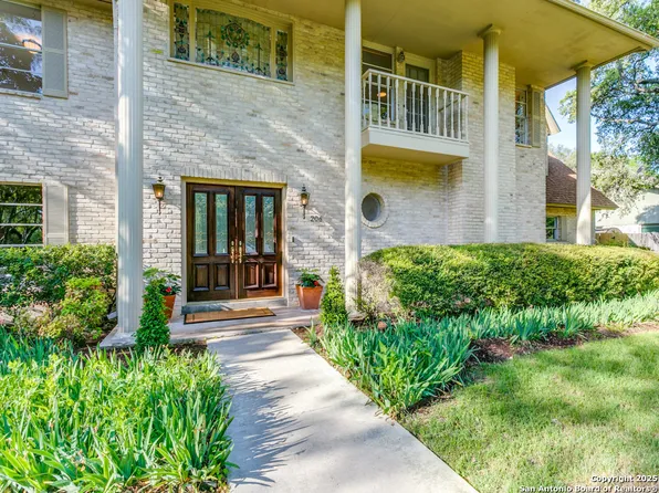 206 Sir Arthur Ct, Castle Hills, TX 78213