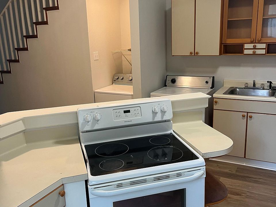 kitchen / laundry room