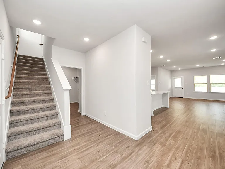 16489 Moss Ln — Photo 3