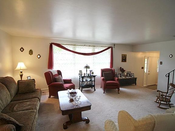 3rd image of 5887 Dashwood Dr
