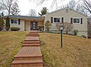 35 Overhill Rd, East Brunswick, NJ 08816