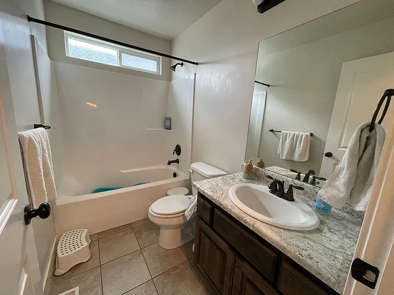 554 E Old Mill Dr — Photo 9