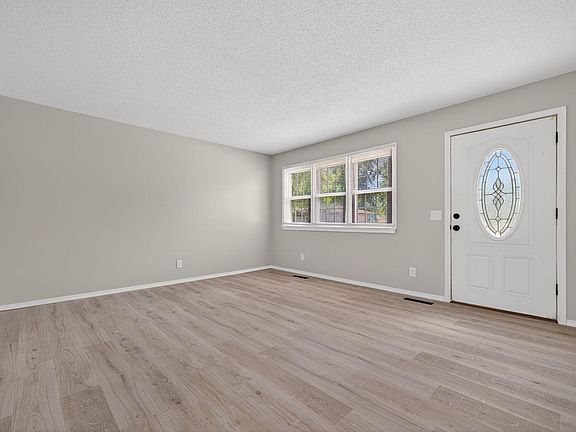 5th image of 202 N Elmwood Avenue