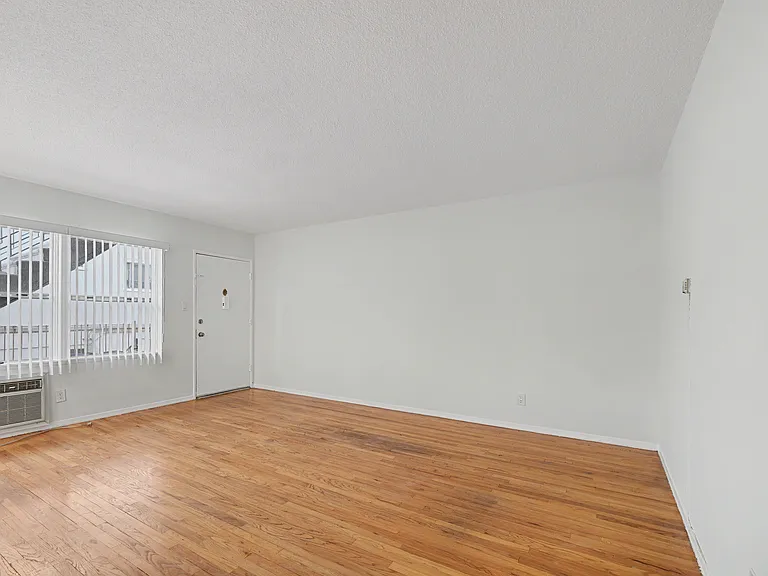 1037 N Curson Ave #2 — Photo 9