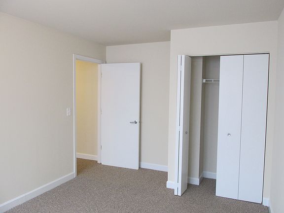 5th image of 4752 S Wabash Ave APT 101