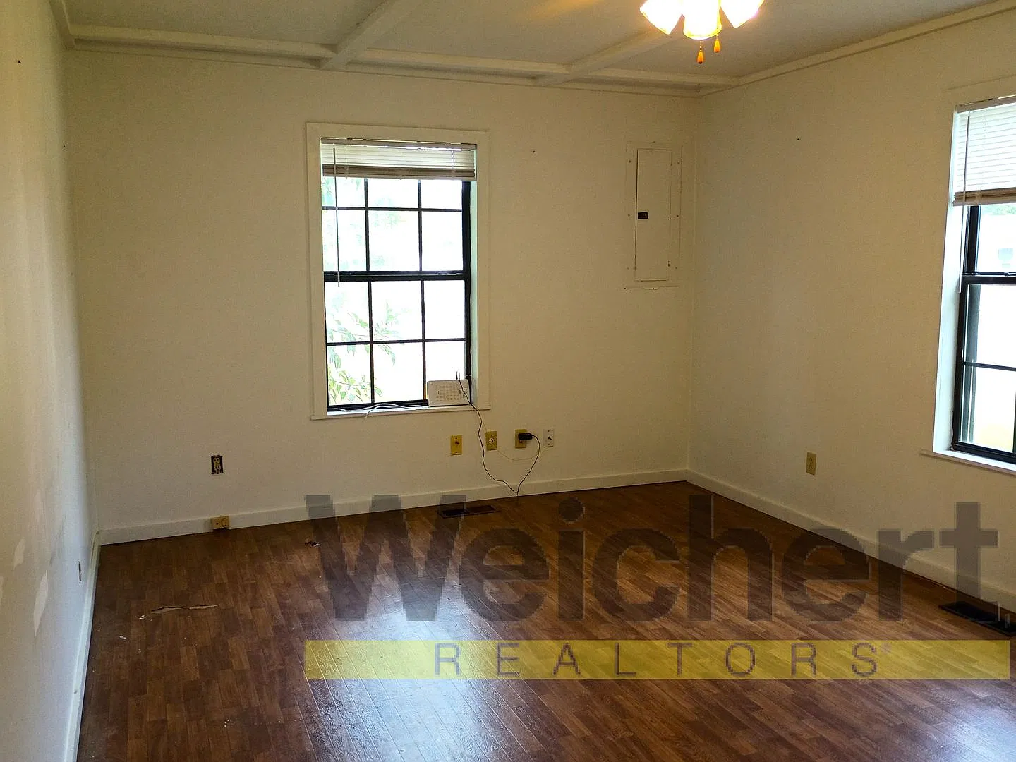 Cozy 2 Bed, 1 Bath Home — Photo 4