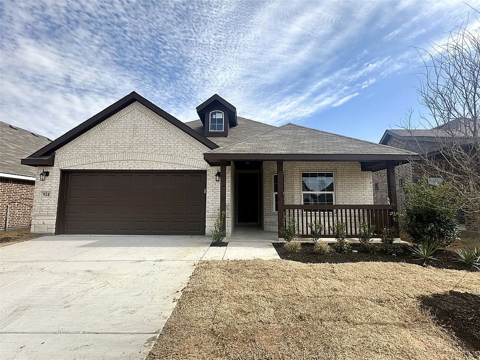 1st image of 924 Madeline Ln