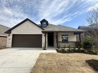 924 Madeline Ln, Cleburne, TX 76033