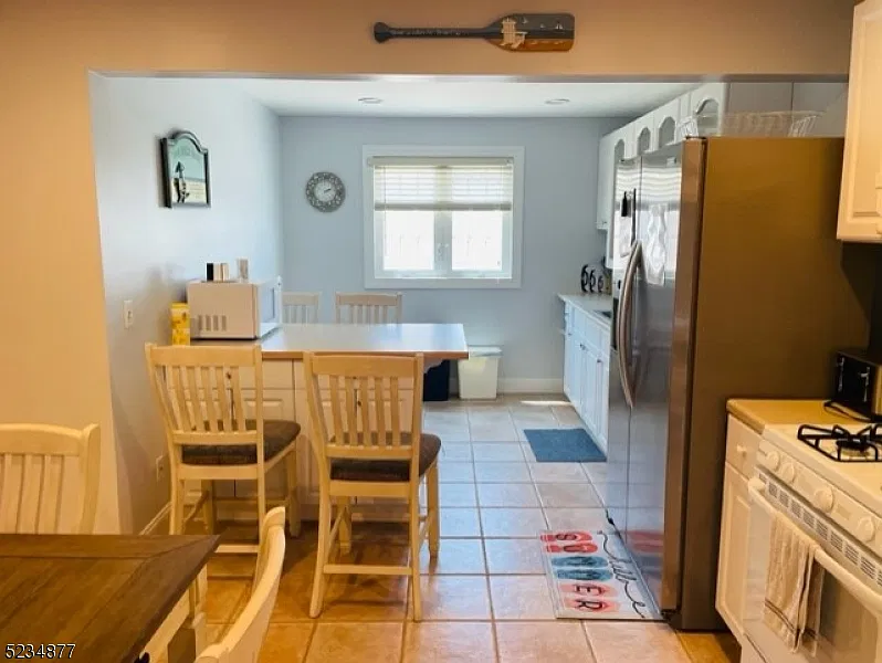 4 bed, 1.0 bath, $3,500 — Photo 3