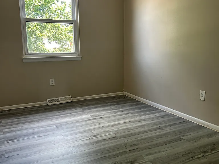 242 Daffodil Ct — Photo 6
