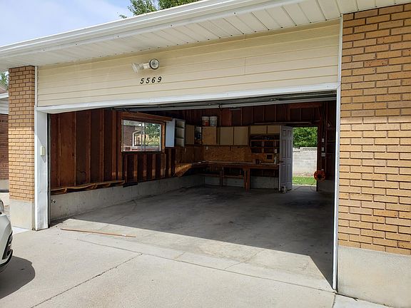 3rd image of 5569 S Hugoton Dr