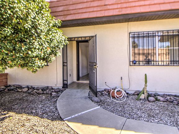 3rd image of 211 W Calle Nogal
