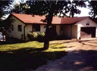 4551 Riverside Rd, Waterford, WI 53185