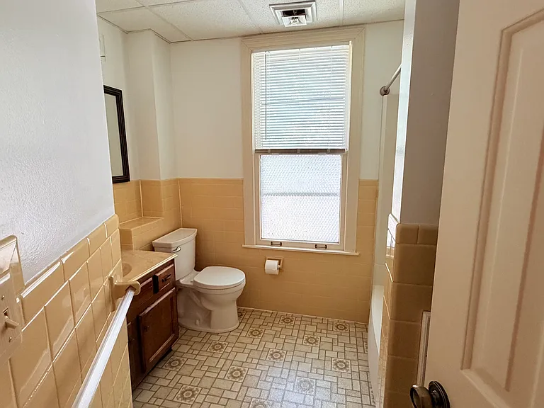 1010 S 3rd St #B — Photo 11