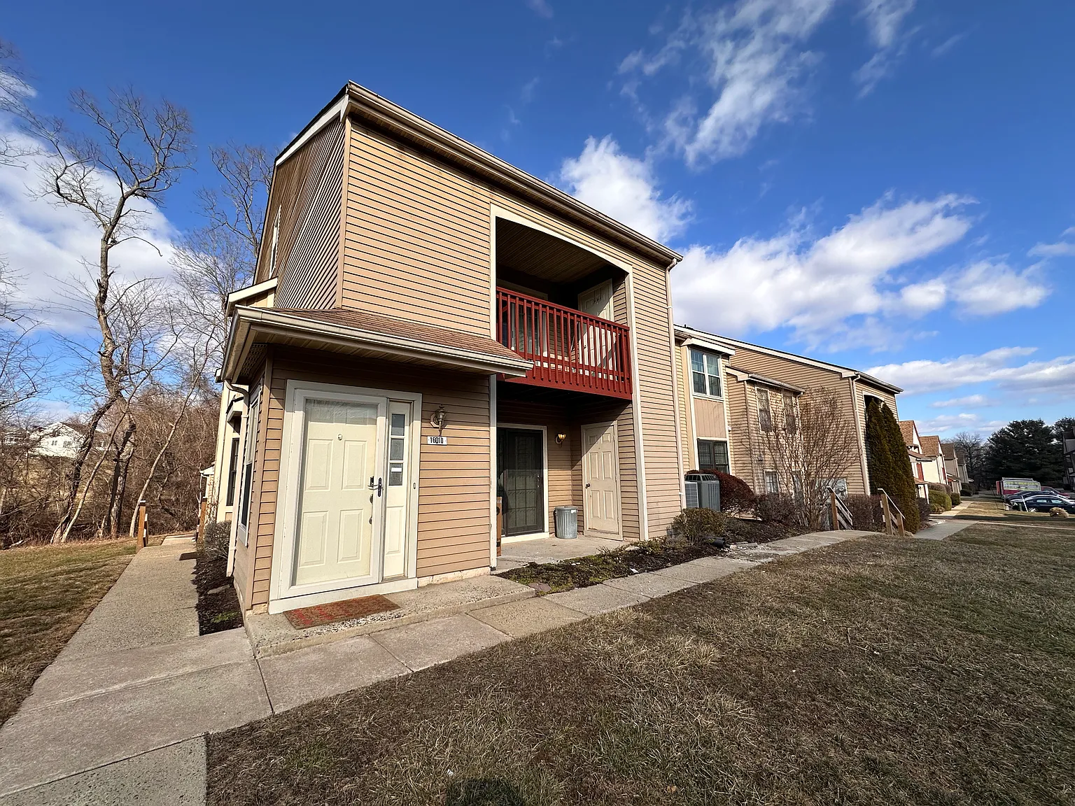 16012 Clark Ct — Photo 2