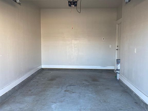 3rd image of 196 Fair Orchard Way