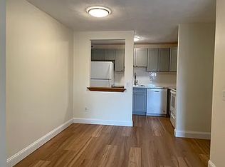 19 Davis Rd APT C2, Acton, MA 01720