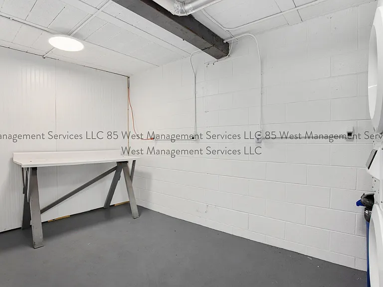 120 Leonard St NE — Photo 27