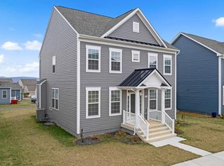 290 Newbury St, Charles Town, WV 25414