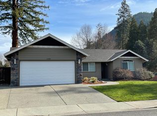 1255 SE Krystin Pl, Grants Pass, OR 97526
