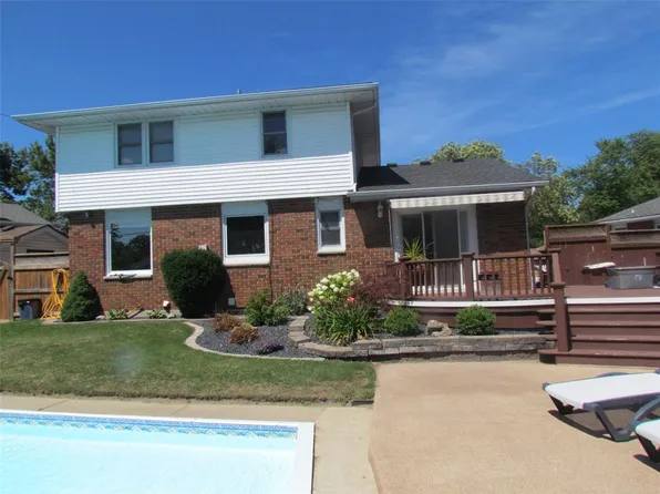 1097 McDougall Ct, Sarnia, ON N7V 3X6