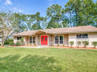 315 Pebblebrook Dr, Seabrook, TX 77586