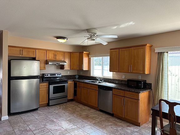 3rd image of 1325 Heatherton Ave