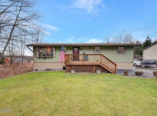 1597 Ridgeview Dr, Lake Ariel, PA 18436