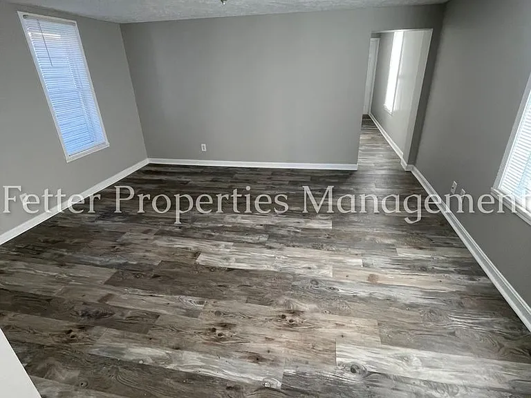 2455 W Franklin St — Photo 5